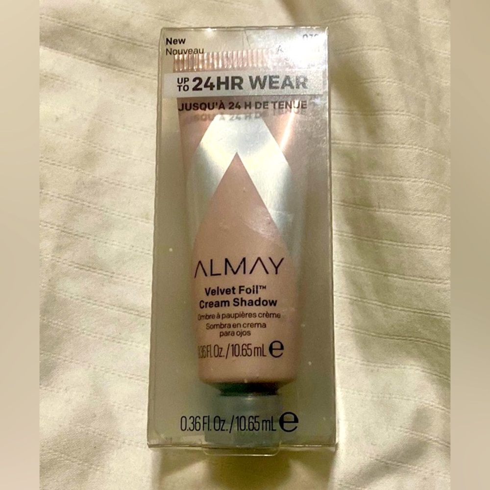 ALMAY New cream eyeshadow lasts up to 24 hr #070 Astro Girl shimmery color